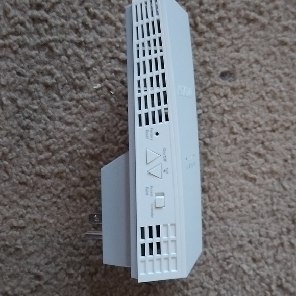 Netgear Wi-Fi extender - Picture 3 of 5